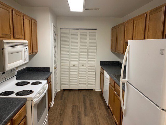 Building Photo - 2106 Fairfax Ave