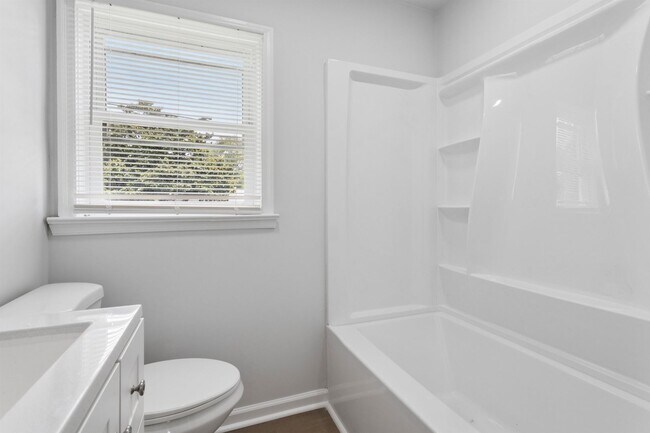 Building Photo - 3BR/1BA Renovated Brick Rancher | 1-Car Garage | Hampton – Coliseum Central