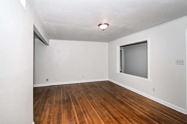 Building Photo - 1249 Dearing Rd