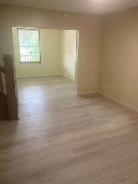 Dining Room1 - 533 Jackson Ave