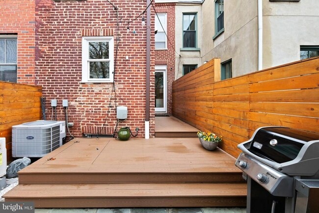 Building Photo - 1450 T St NW