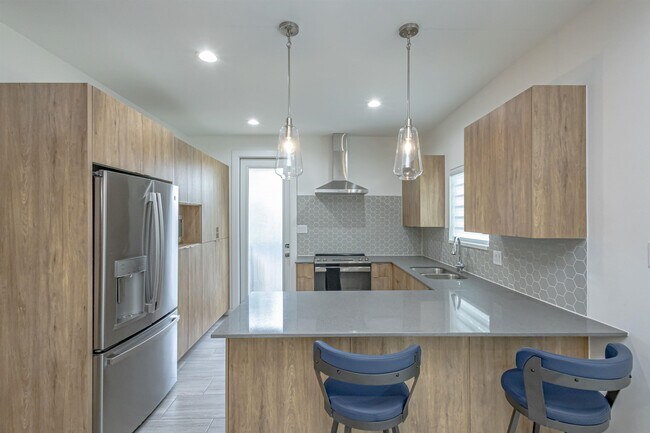 Building Photo - 423 Deer Path Lp