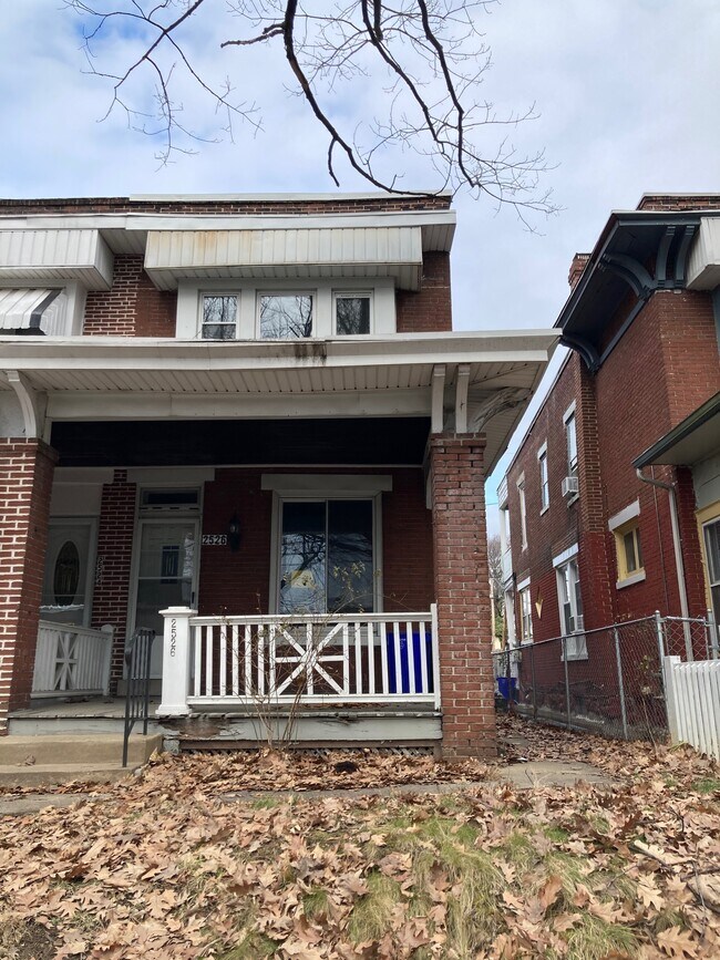 Primary Photo - 2526 Derry St