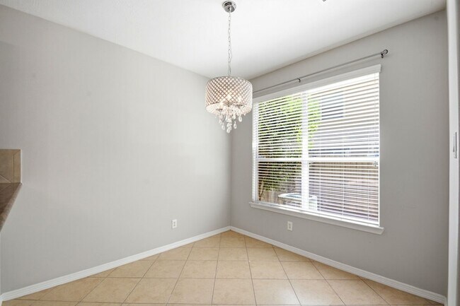 Building Photo - 930 Sterling Creek Cir