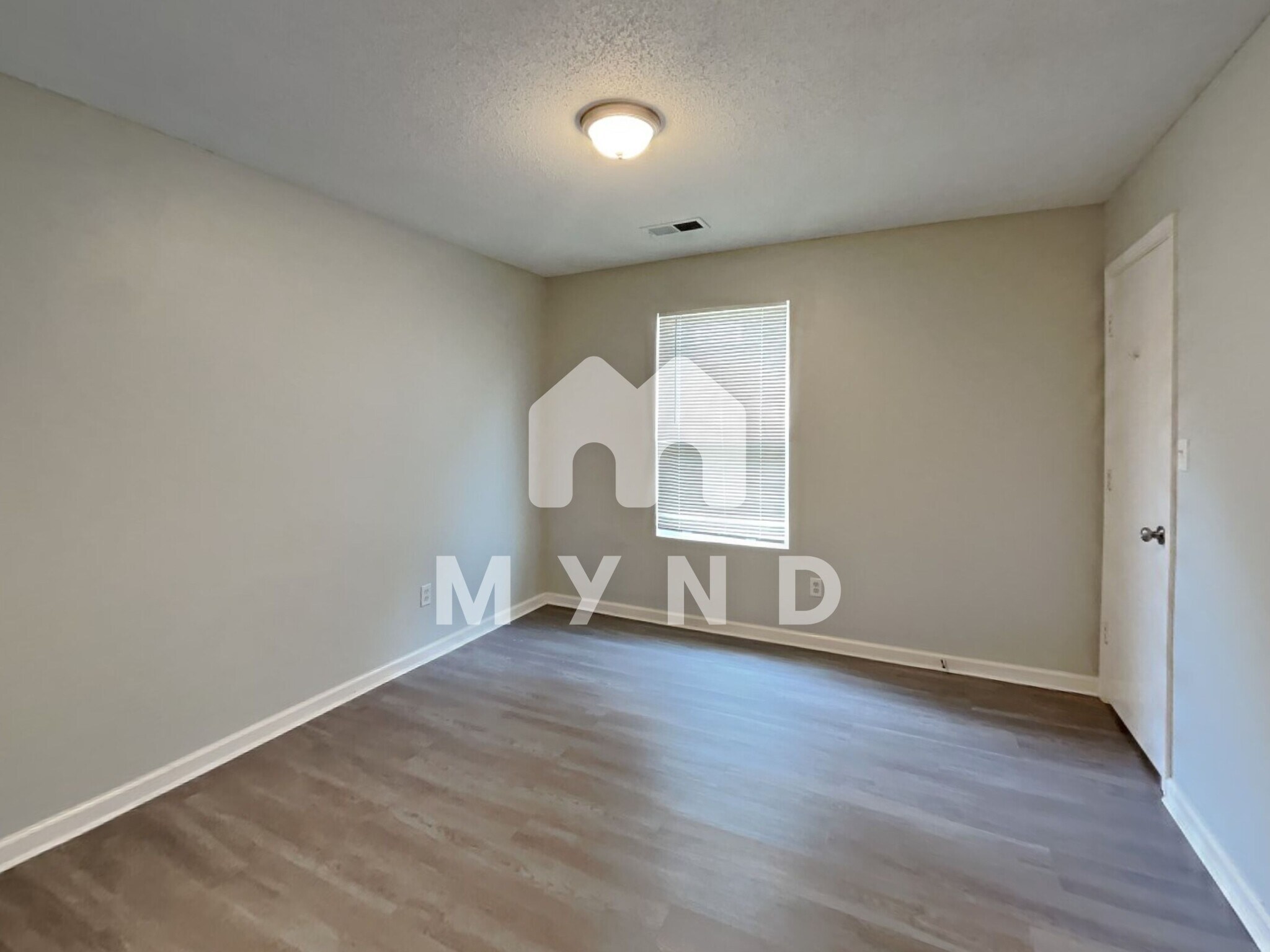 Building Photo - 4828 Royal Run Dr