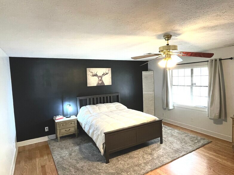 Building Photo - 39 Cedar Dr