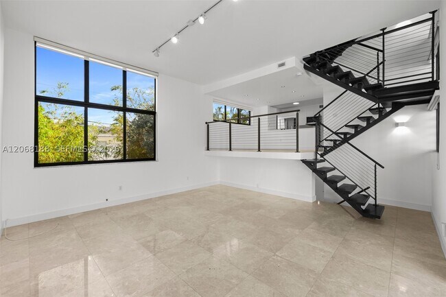 Building Photo - 225 E Enid Dr