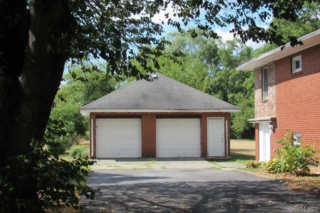 Building Photo - 1425 NY-82