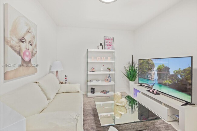 Building Photo - 200 Biscayne Blvd Way