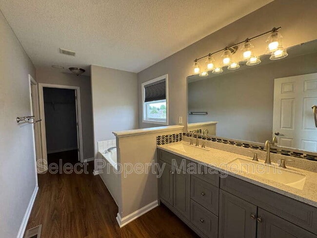 Building Photo - 7518 Ravens Stone Dr