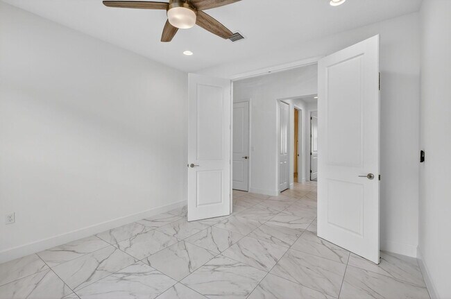 Building Photo - 11765 SW Poseidon Way