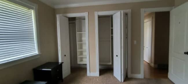 Building Photo - 1250 S Pinewood Dr