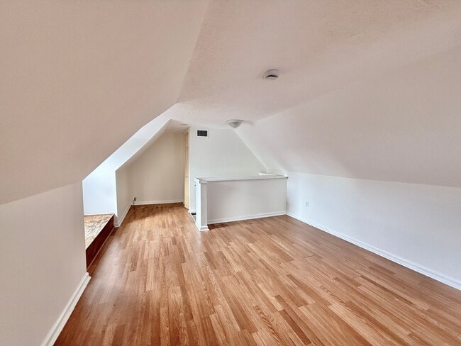 Building Photo - FOR RENT- Spacious 4 Bedroom 2 Bath Home in Penns Grove $2000