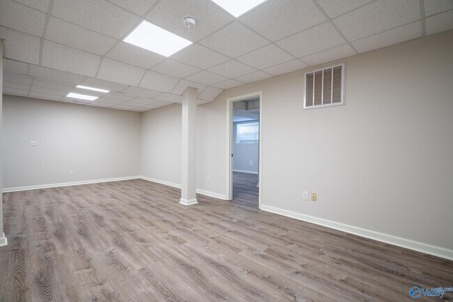 Building Photo - 205 High Rd