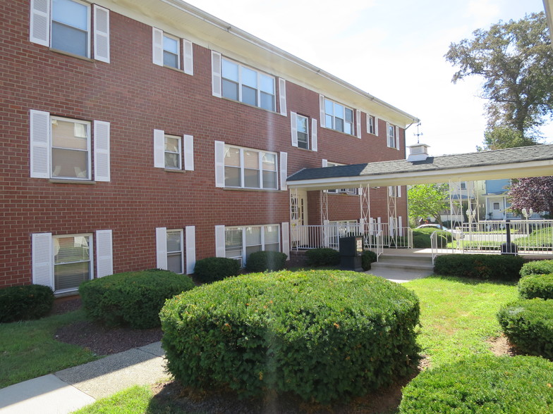 Building Photo - Seminary Apartments