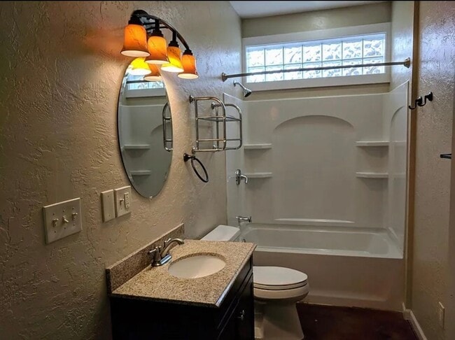 Building Photo - 2bed/2bath house in Kalispell becoming ava...