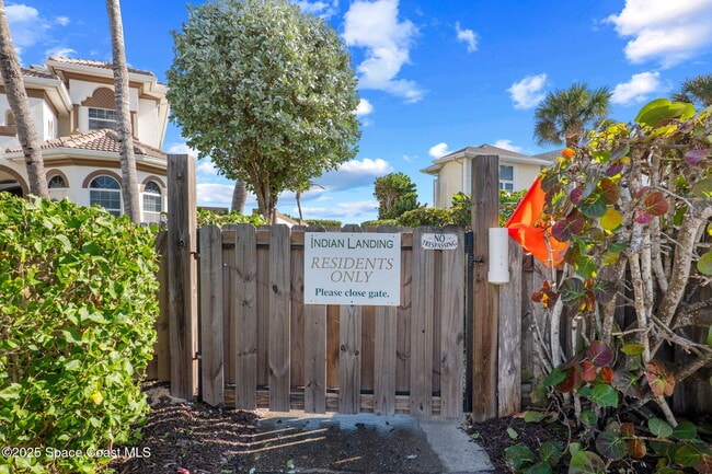 Building Photo - 379 Pentland Dr