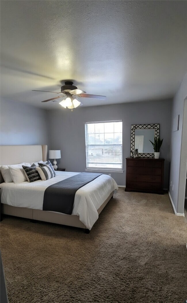 Building Photo - 5210 Nautilus Ln