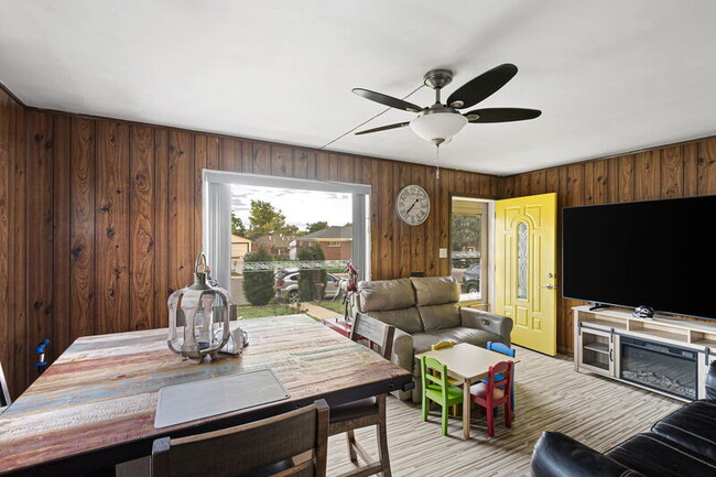 Building Photo - 10853 Pearl Ct