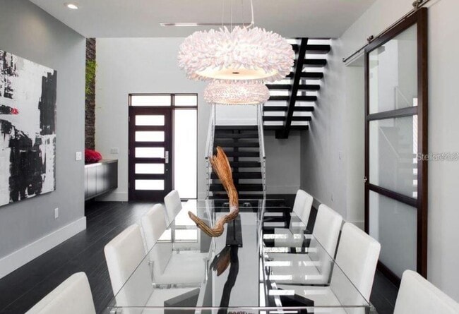 Building Photo - 356 Bayview Dr NE