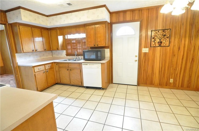 Building Photo - 5758 Carriage Hills Dr