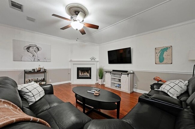 Building Photo - 2041 Desco Dr