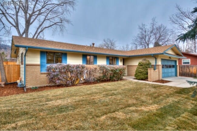 Building Photo - 1840 Del Rosa Ct