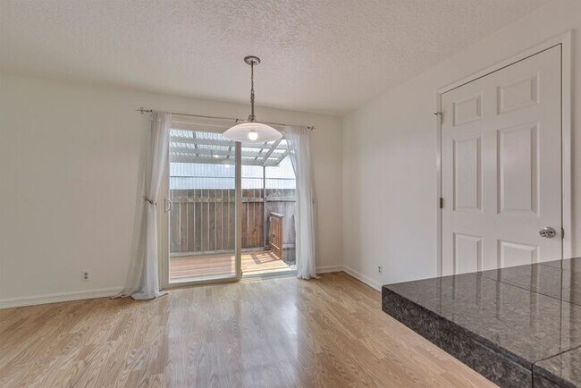 Building Photo - Freshly Updated 3-Bedroom Home with Fenced Backyard in Forest Grove!