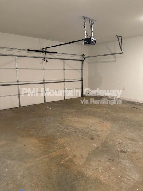 Building Photo - 30 Grand Oak Dr