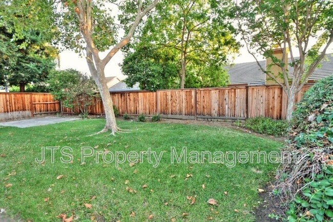 Building Photo - 3112 Gennaker Way