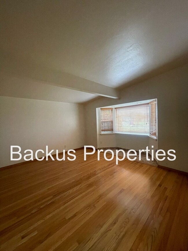 Building Photo - Wonderful home in North Salinas Four bedroom with pool