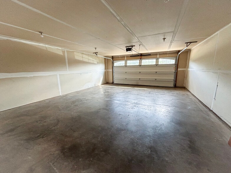 Building Photo - 5562 165th St E