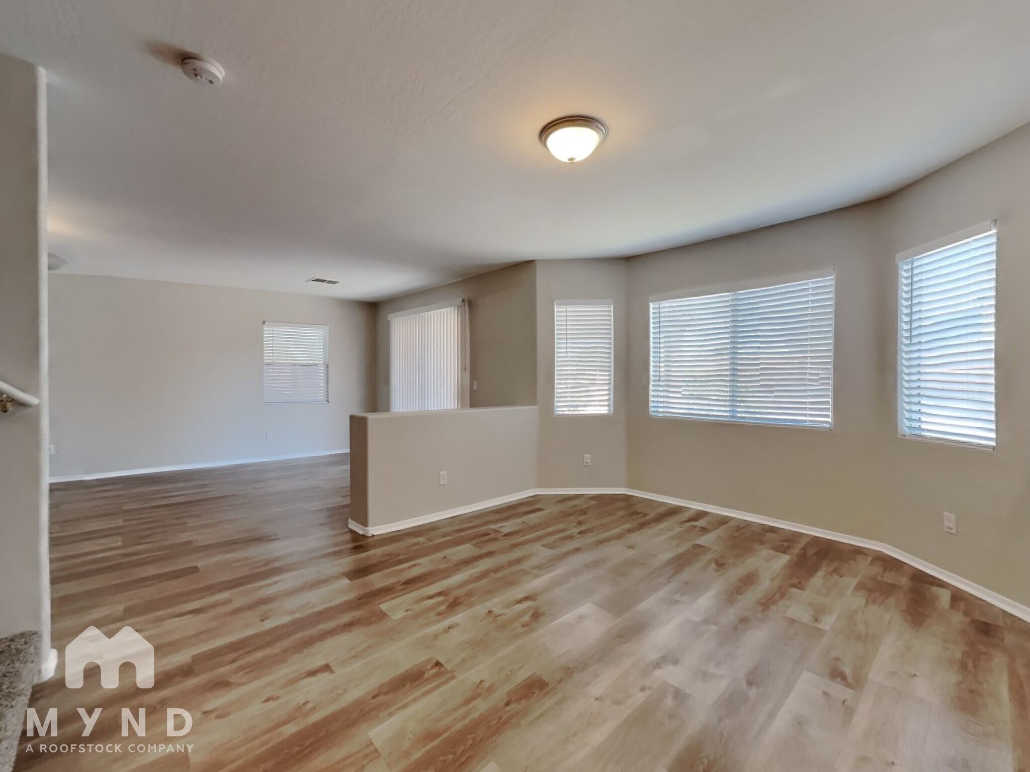 Building Photo - 12622 W Myer Ln