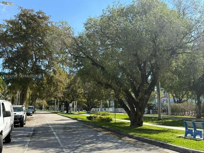 Building Photo - 13503 NE 24th Pl