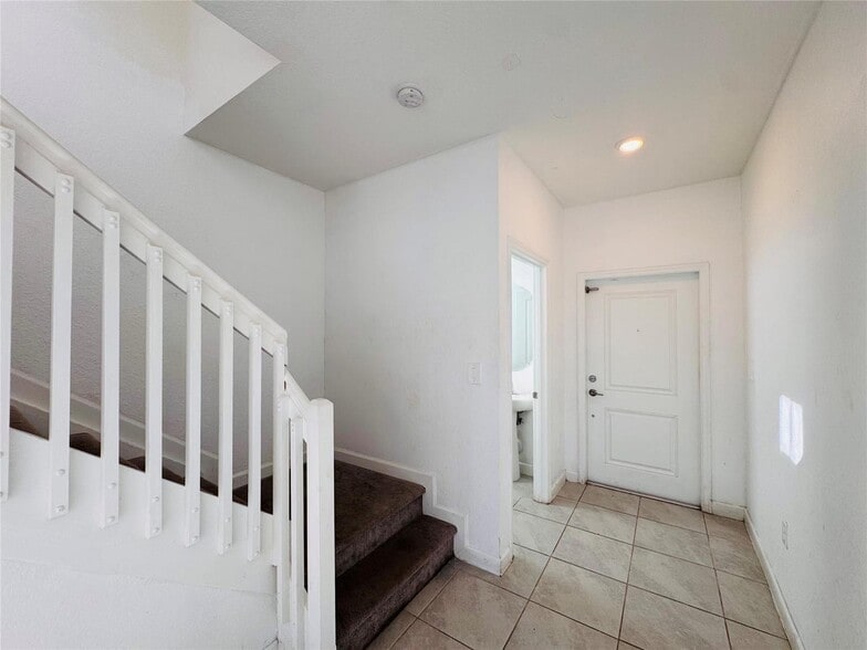 Building Photo - 2437 NW 131st Cir