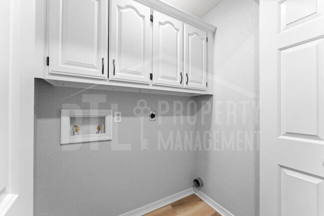 Building Photo - 185 Eagle Pointe Dr