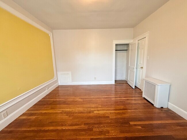 Building Photo - 49 Favre St