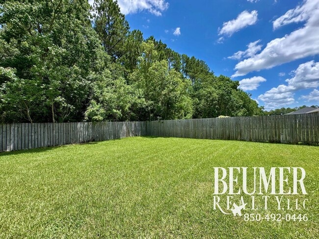 Building Photo - Charming 3-Bedroom Home in Lake Cook Estat...