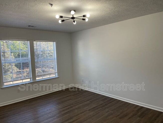 Building Photo - 3301 London Ct SW