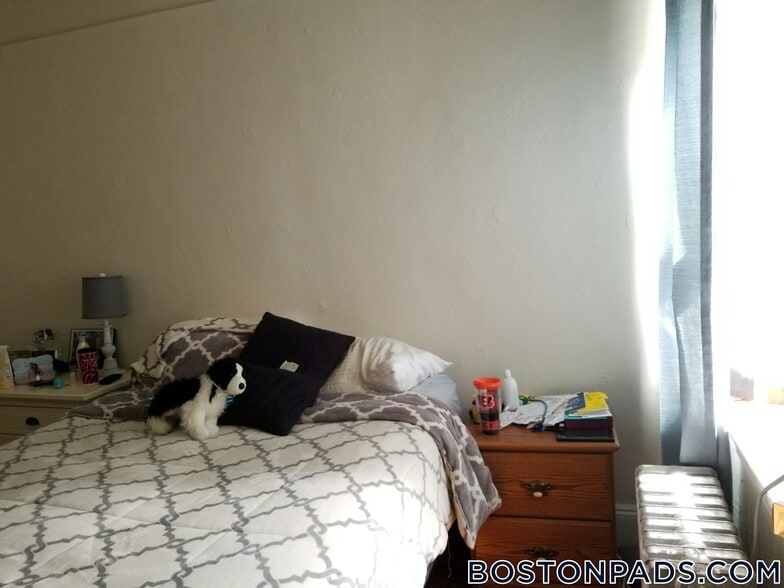 Building Photo - 1820 Commonwealth Ave