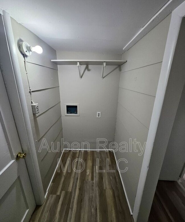 Building Photo - 5126 Booth Ave