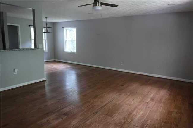Building Photo - 4944 Shiloh Dr