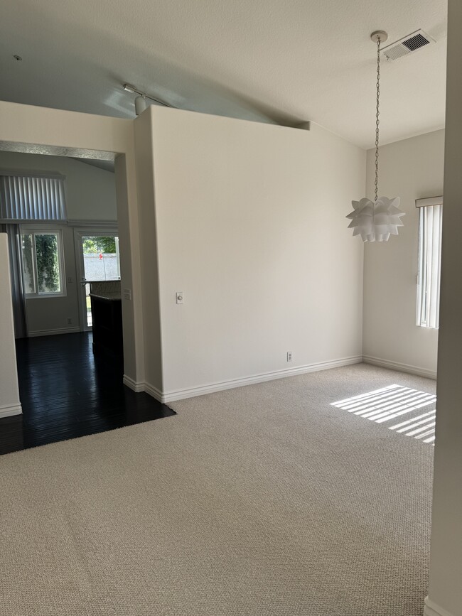 Building Photo - 13885 Portofino St