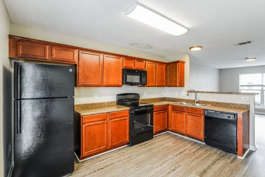 Building Photo - 8033 Logan Dr