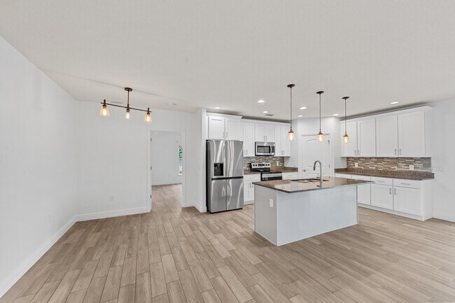 Building Photo - 531 Topeka Rd SW