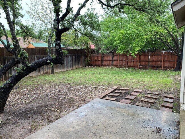 Building Photo - 1513 Deepwoods Trail