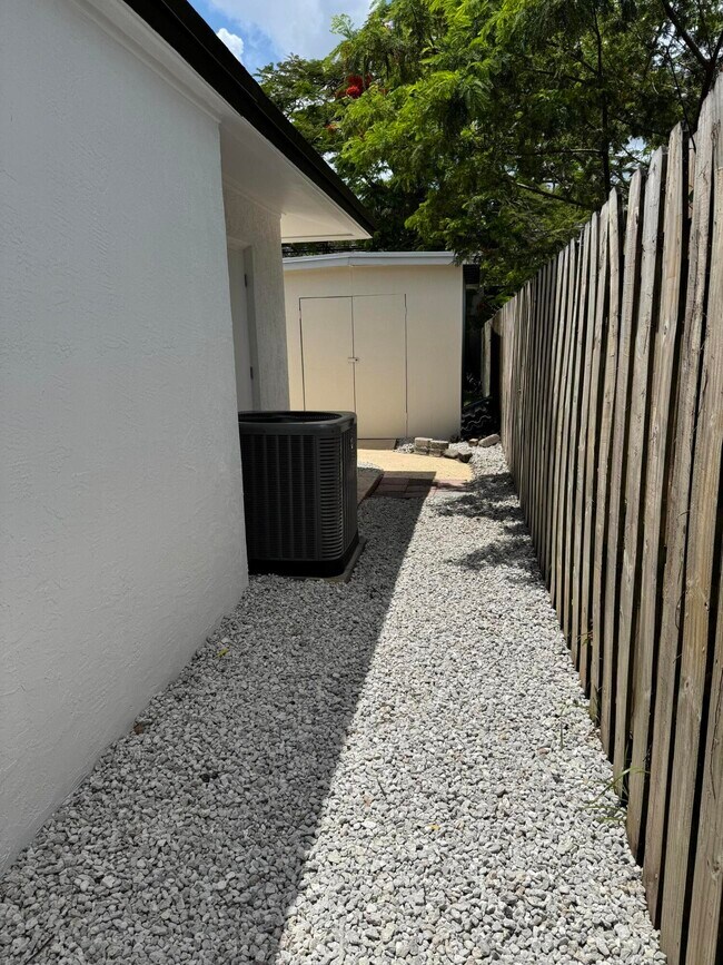 Building Photo - 10 Forest Hills Ln