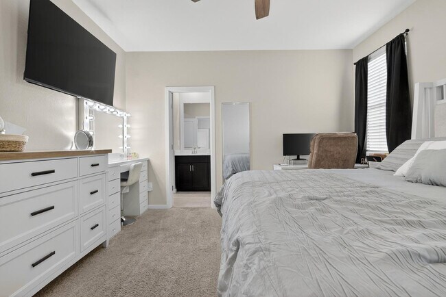 Building Photo - 19090 N Silver Dog Way