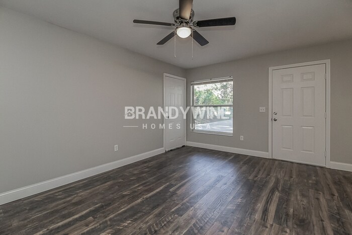 Building Photo - 1423 N Tremain St