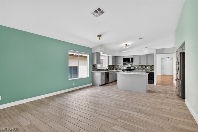 Building Photo - 405 Crater Ct